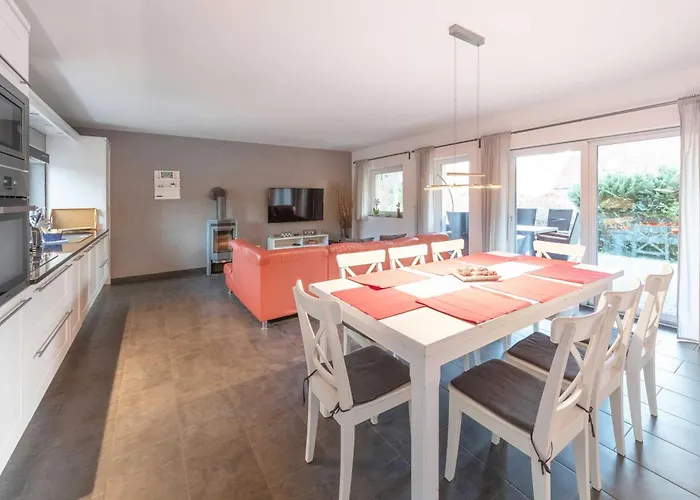 Daniela Mit Terrasse Und Garten 別荘 *